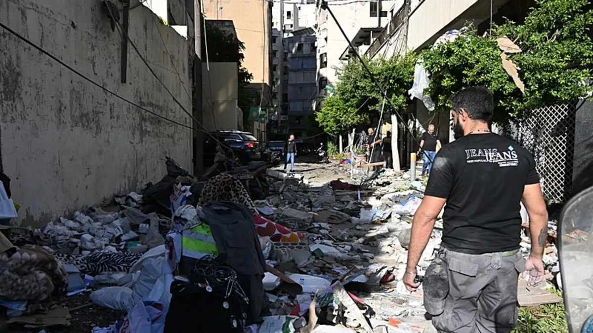 Katil İsrail ordusu Beyrut’ta sağlık merkezini hedef aldı: Katliam uçakları peş peşe saldırı yaptı…