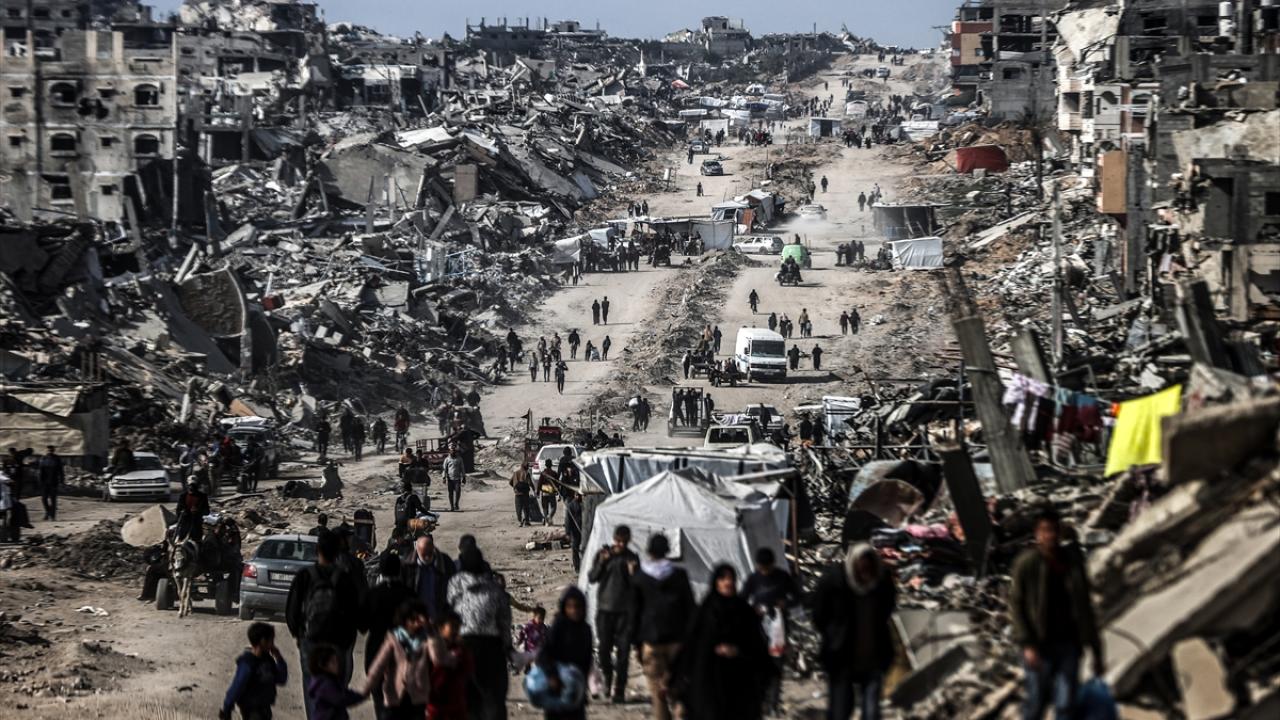 Hamas’tan Filistinlilerin yerlerinden edilmesini reddetmek için “acil Arap zirvesi” çağrısı