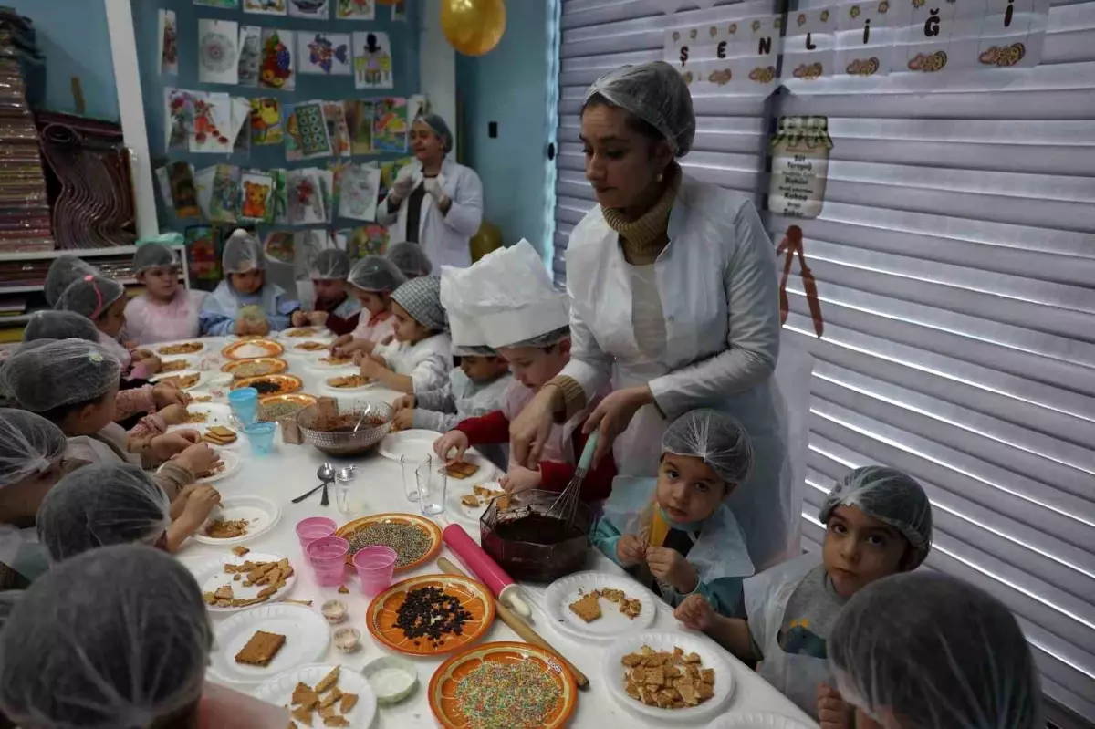 Kayseri’de Miniklere Özel Kurabiye Etkinliği
