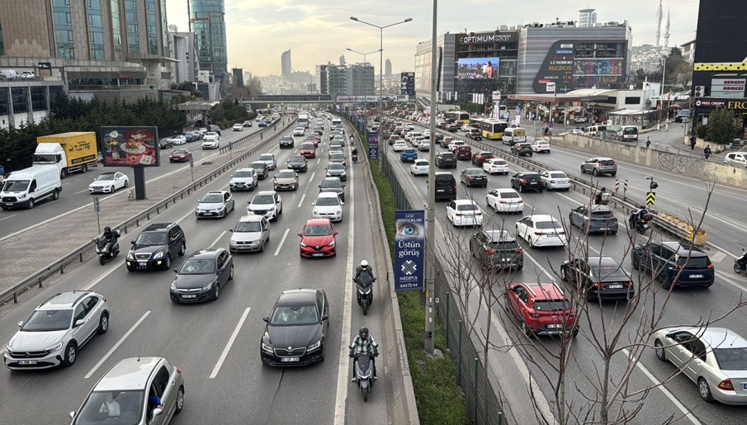İstanbul’da hafta sonunda yoğun trafik